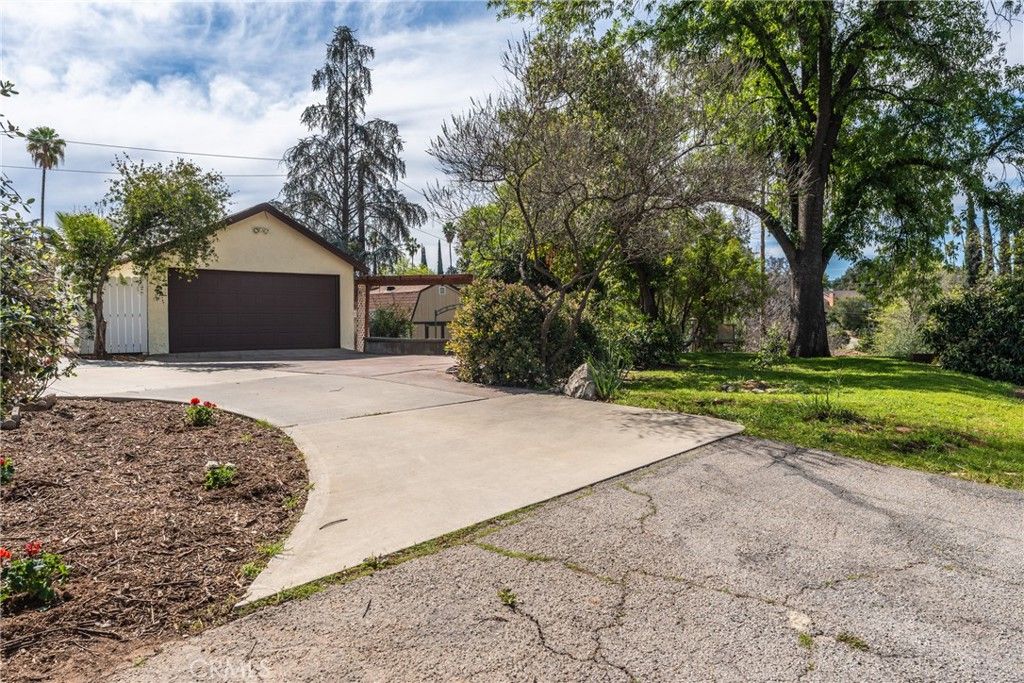 Image 11 of property listing at 120 Franklin Avenue, Redlands, CA 92373
