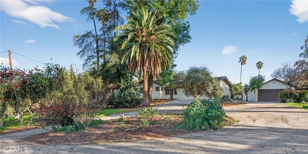 Image 5 of property listing at 120 Franklin Avenue, Redlands, CA 92373