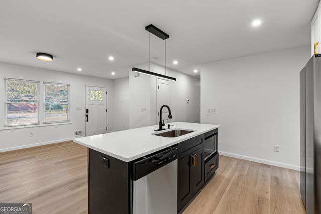 2592 Lois Lane SE, Atlanta, GA 30315