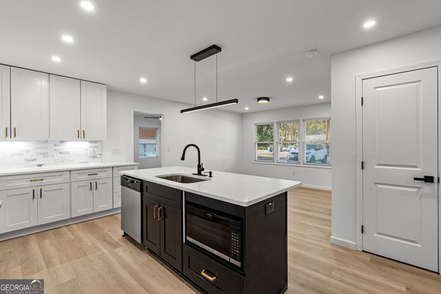 2592 Lois Lane SE, Atlanta, GA 30315