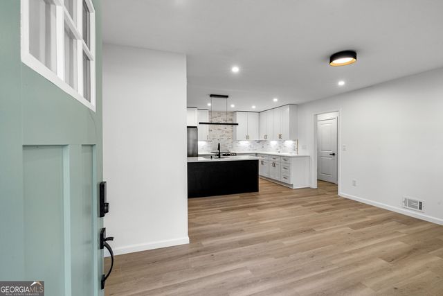 2592 Lois Lane SE, Atlanta, GA 30315