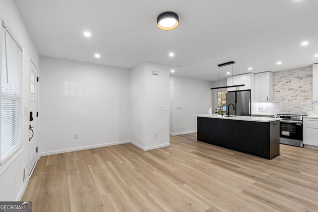 2592 Lois Lane SE, Atlanta, GA 30315