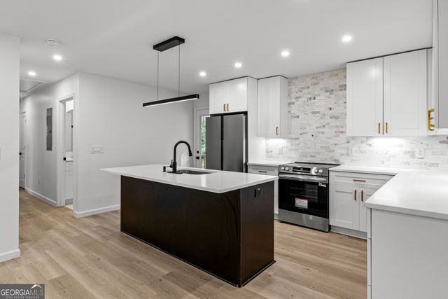 2592 Lois Lane SE, Atlanta, GA 30315