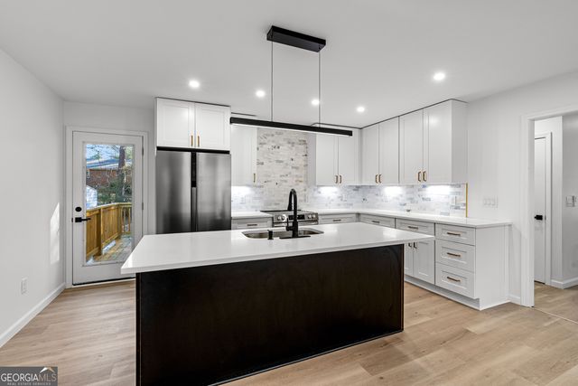 2592 Lois Lane SE, Atlanta, GA 30315