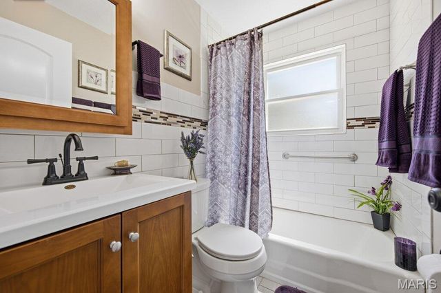2826 Cherry Point Lane, Maryland Heights, MO 63043