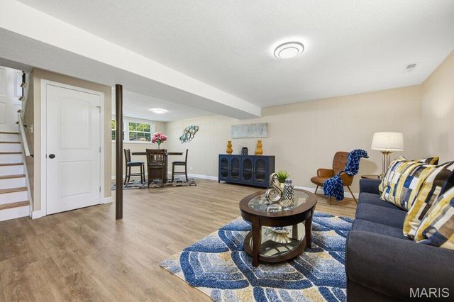 2826 Cherry Point Lane, Maryland Heights, MO 63043