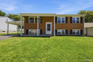 2826 Cherry Point Lane, Maryland Heights, MO 63043