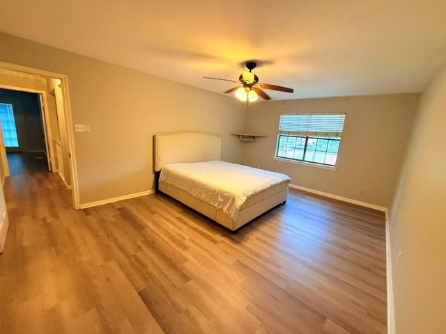 7802 Champion Pines Drive 5, Spring, TX 77379