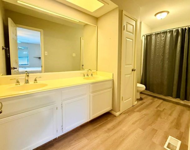 7802 Champion Pines Drive 5, Spring, TX 77379