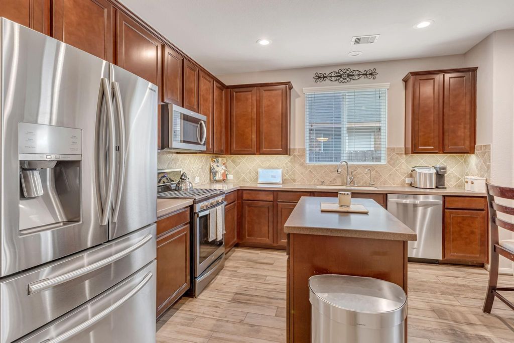 Image 11 of property listing at 21606 Venture Park Drive, Richmond, TX 77406