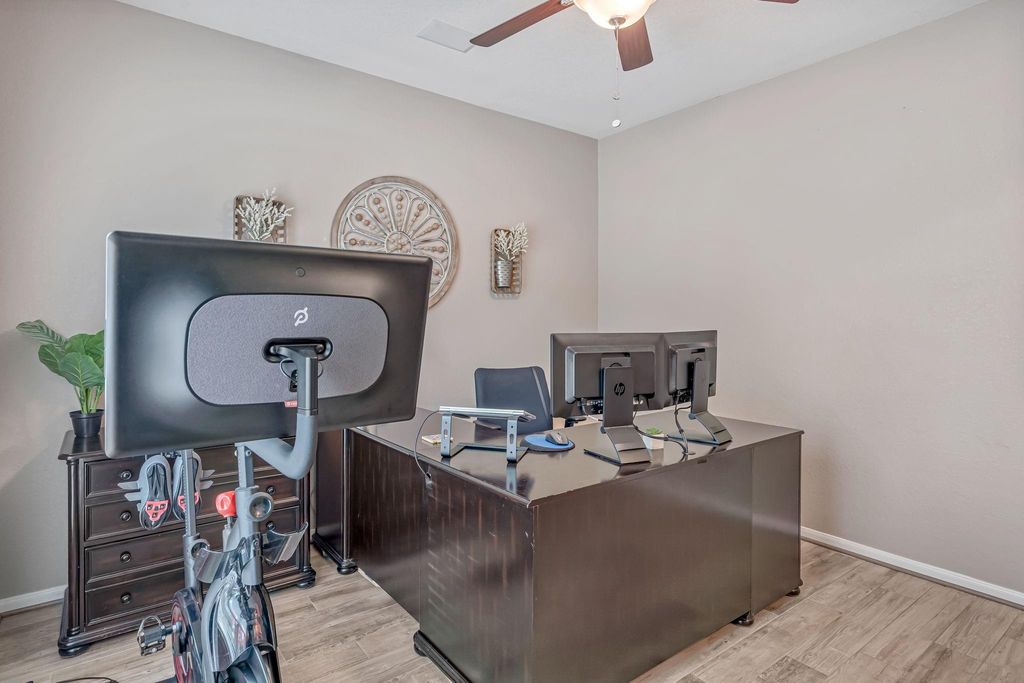 Image 14 of property listing at 21606 Venture Park Drive, Richmond, TX 77406