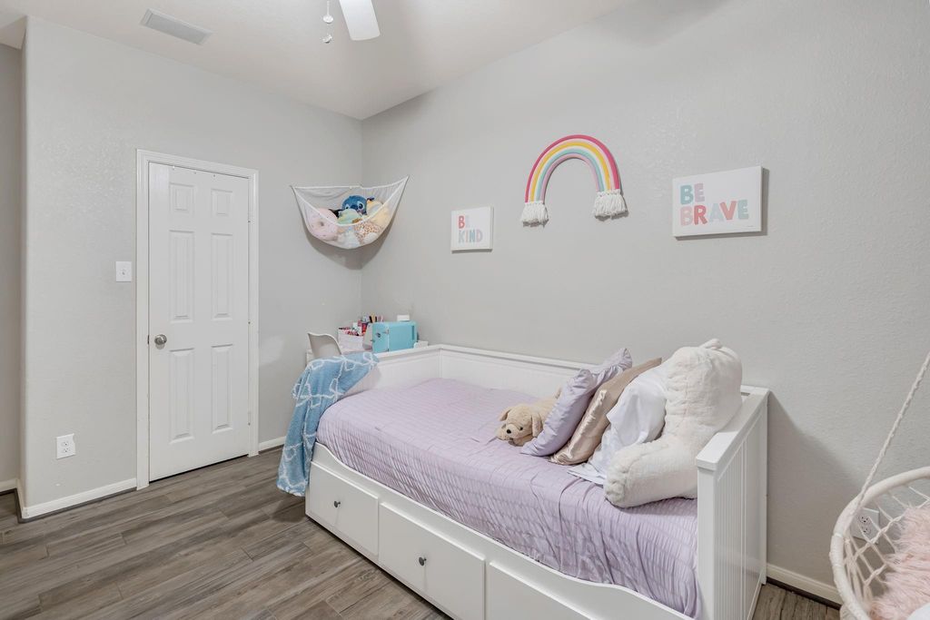 Image 23 of property listing at 21606 Venture Park Drive, Richmond, TX 77406