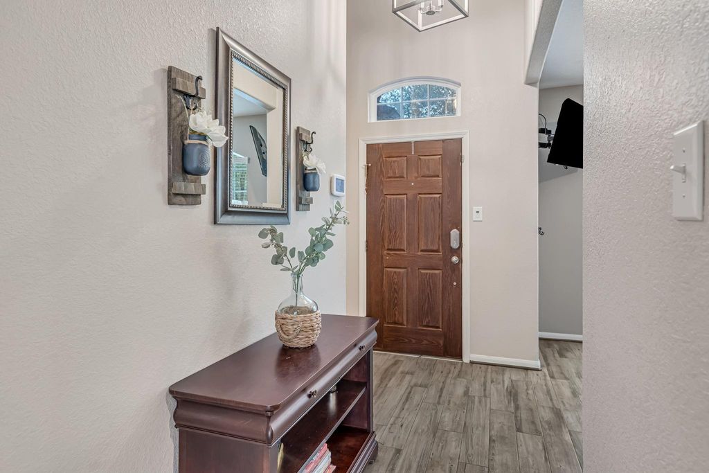 Image 4 of property listing at 21606 Venture Park Drive, Richmond, TX 77406