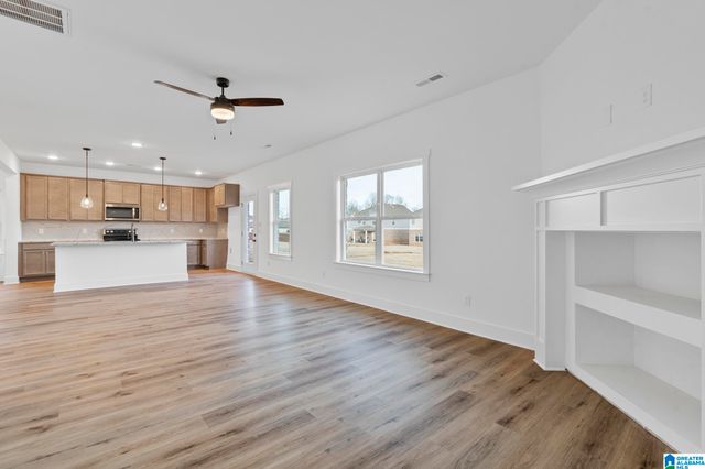 7020 VALLEY BRIDGE ROAD, Hueytown, AL 35023