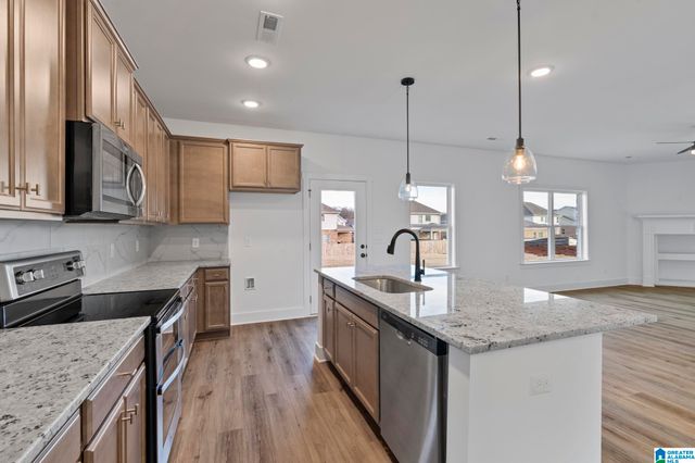 7020 VALLEY BRIDGE ROAD, Hueytown, AL 35023