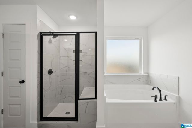 7020 VALLEY BRIDGE ROAD, Hueytown, AL 35023