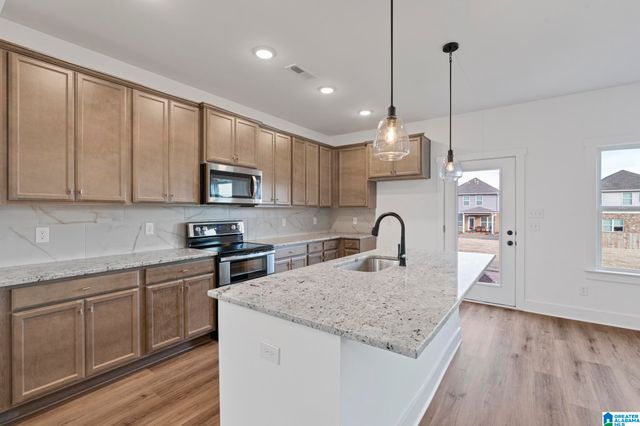 7020 VALLEY BRIDGE ROAD, Hueytown, AL 35023