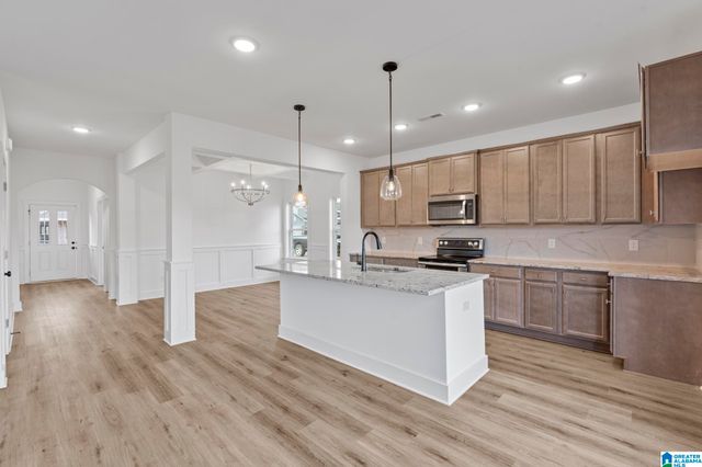 7020 VALLEY BRIDGE ROAD, Hueytown, AL 35023