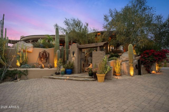 8300 E DIXILETA Drive 263, Scottsdale, AZ 85266