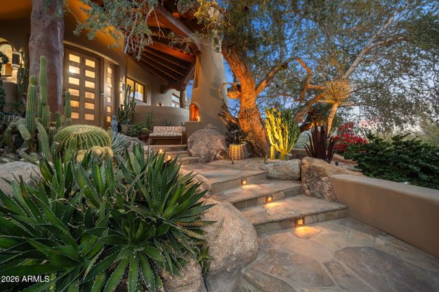 8300 E DIXILETA Drive 263, Scottsdale, AZ 85266