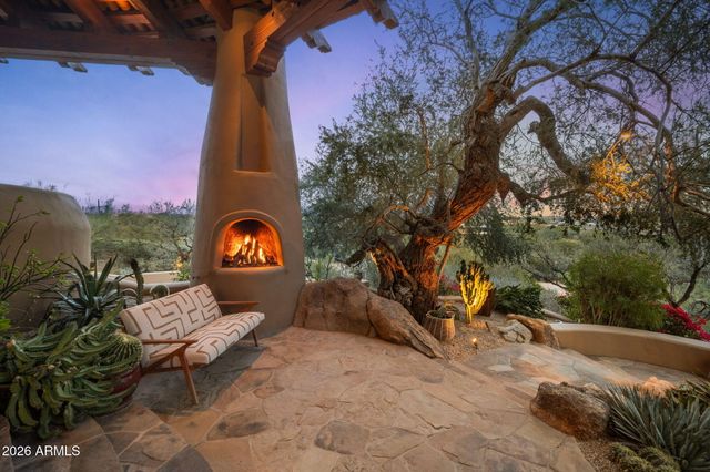 8300 E DIXILETA Drive 263, Scottsdale, AZ 85266