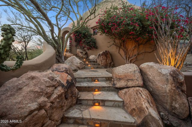 8300 E DIXILETA Drive 263, Scottsdale, AZ 85266