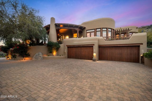 8300 E DIXILETA Drive 263, Scottsdale, AZ 85266