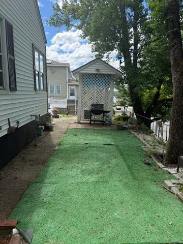 135 Pearl St, Lawrence, MA 01841