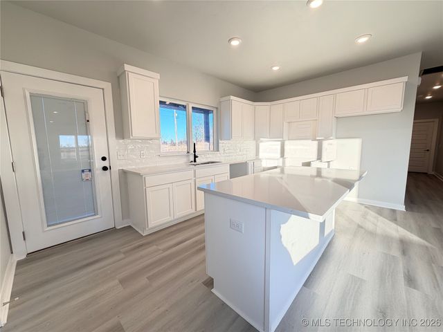 187 W 481 Road, Pryor, OK 74361