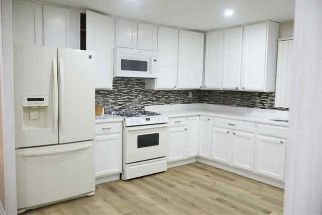 420 Garland Avenue, Romeoville, IL 60446