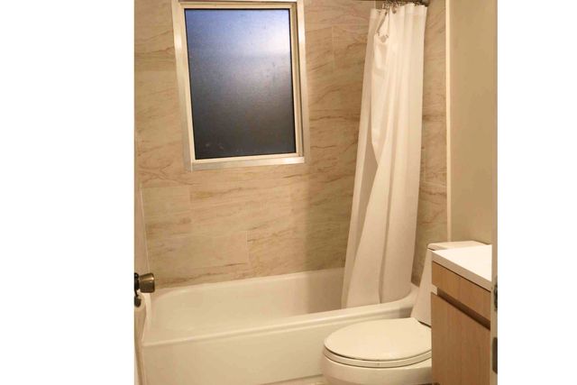 420 Garland Avenue, Romeoville, IL 60446