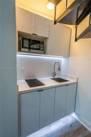 7315 Carlyle Ave 6, Miami Beach, FL 33141