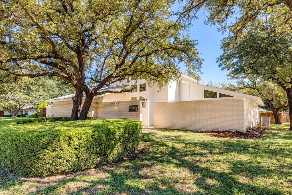 2401 Fairview Drive, Plano, TX 75075