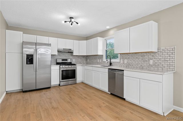 4400 Manor Lane, Hamburg, NY 14075