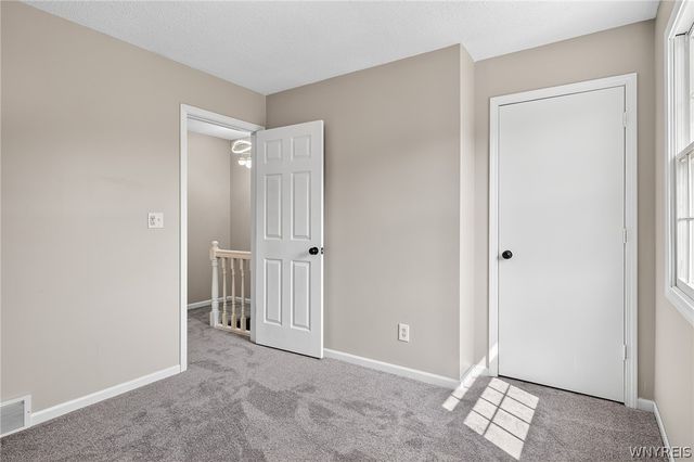 4400 Manor Lane, Hamburg, NY 14075