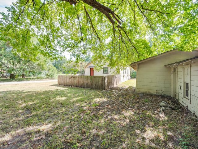 541 Denison Street, Gainesville, TX 76240
