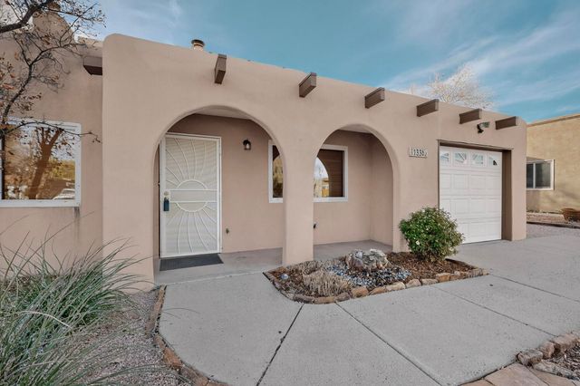 1336 Acequia Borrada, Santa Fe, NM 87507