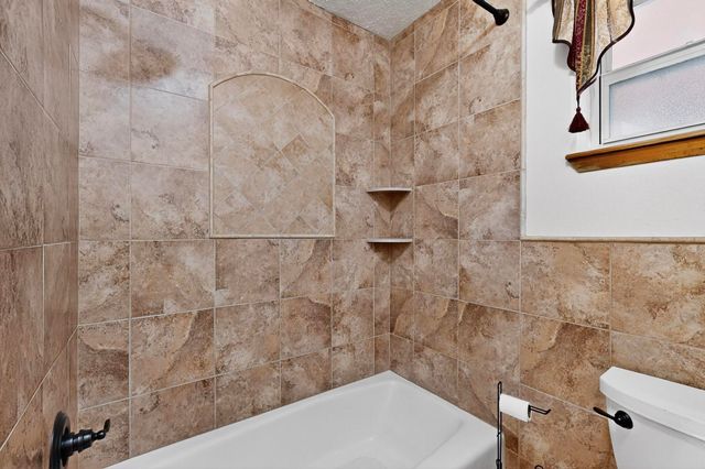 1336 Acequia Borrada, Santa Fe, NM 87507