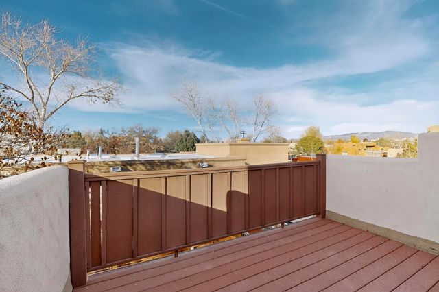1336 Acequia Borrada, Santa Fe, NM 87507