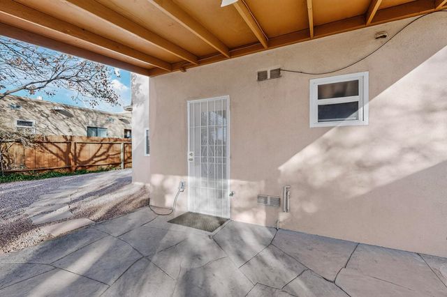 1336 Acequia Borrada, Santa Fe, NM 87507