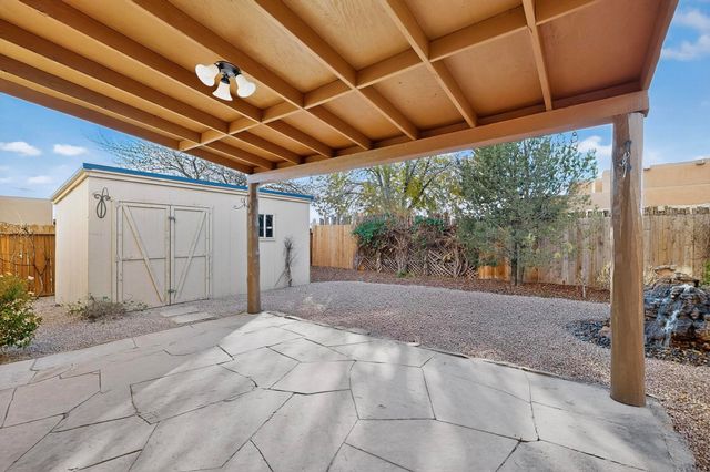 1336 Acequia Borrada, Santa Fe, NM 87507