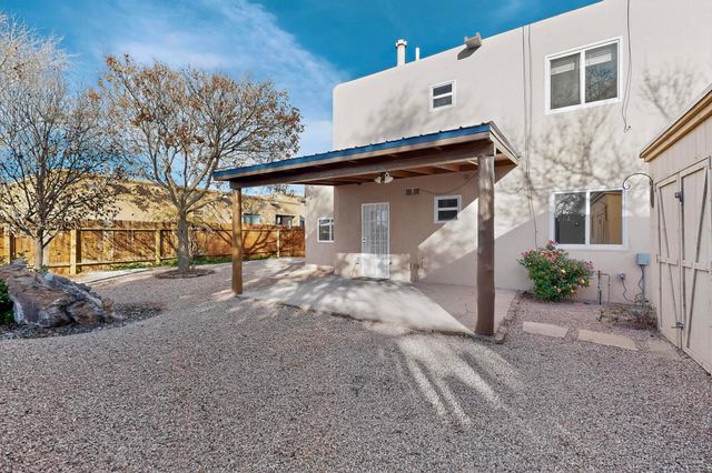 1336 Acequia Borrada, Santa Fe, NM 87507
