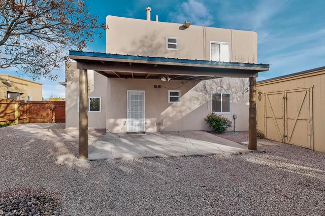 1336 Acequia Borrada, Santa Fe, NM 87507