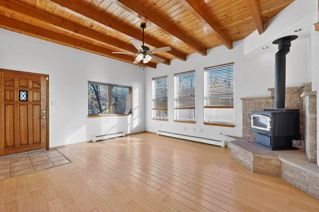 1336 Acequia Borrada, Santa Fe, NM 87507