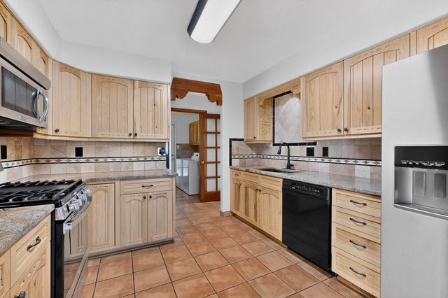 1336 Acequia Borrada, Santa Fe, NM 87507