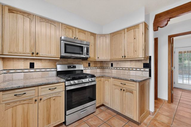 1336 Acequia Borrada, Santa Fe, NM 87507