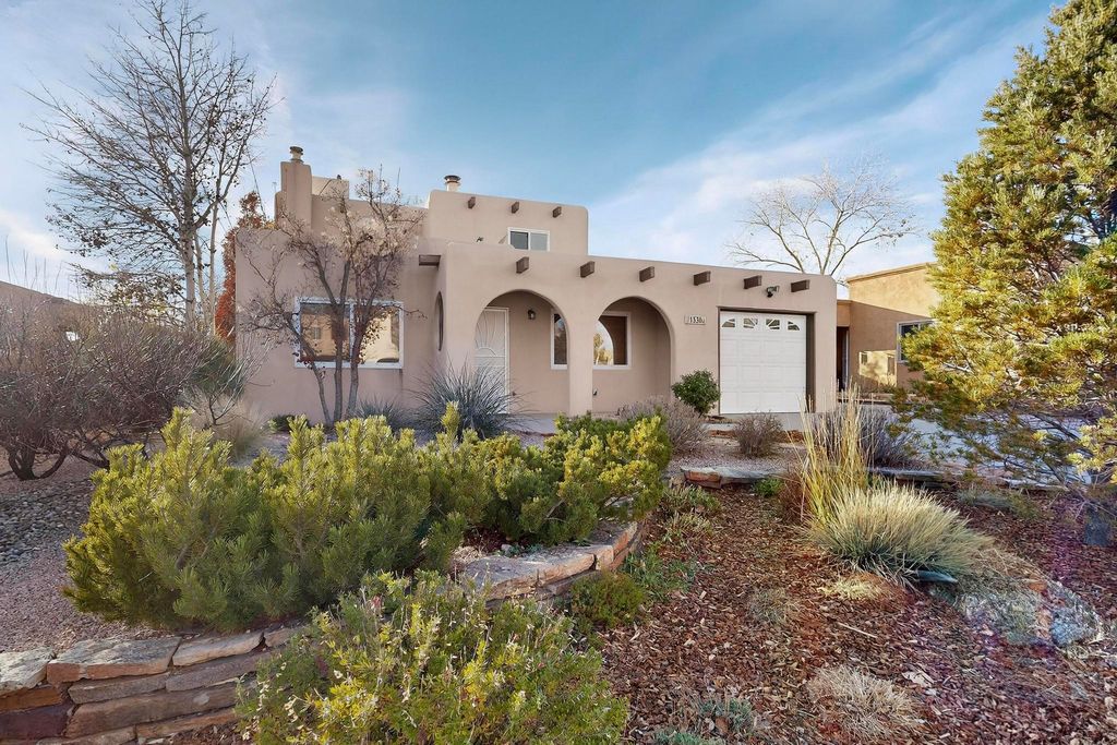 1336 Acequia Borrada, Santa Fe, NM 87507