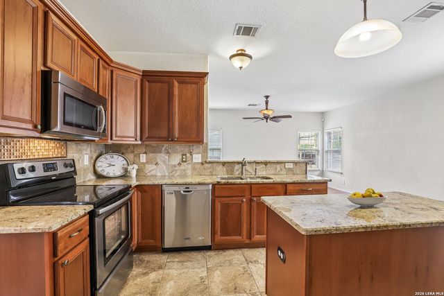 13358 Tusayan, Universal City, TX 78148
