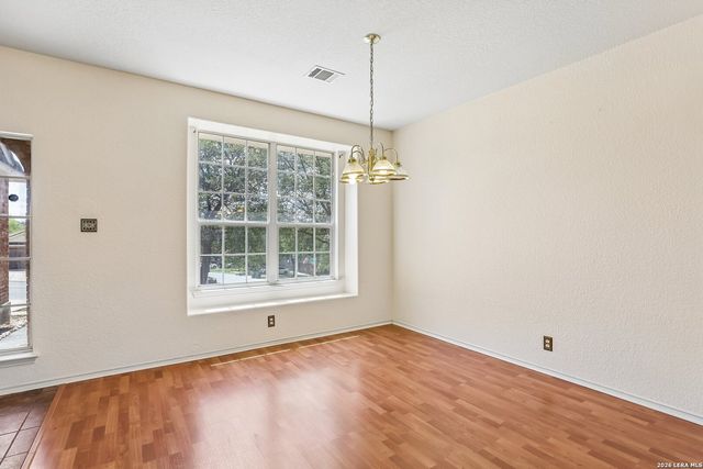 13358 Tusayan, Universal City, TX 78148
