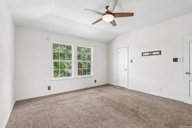 13358 Tusayan, Universal City, TX 78148